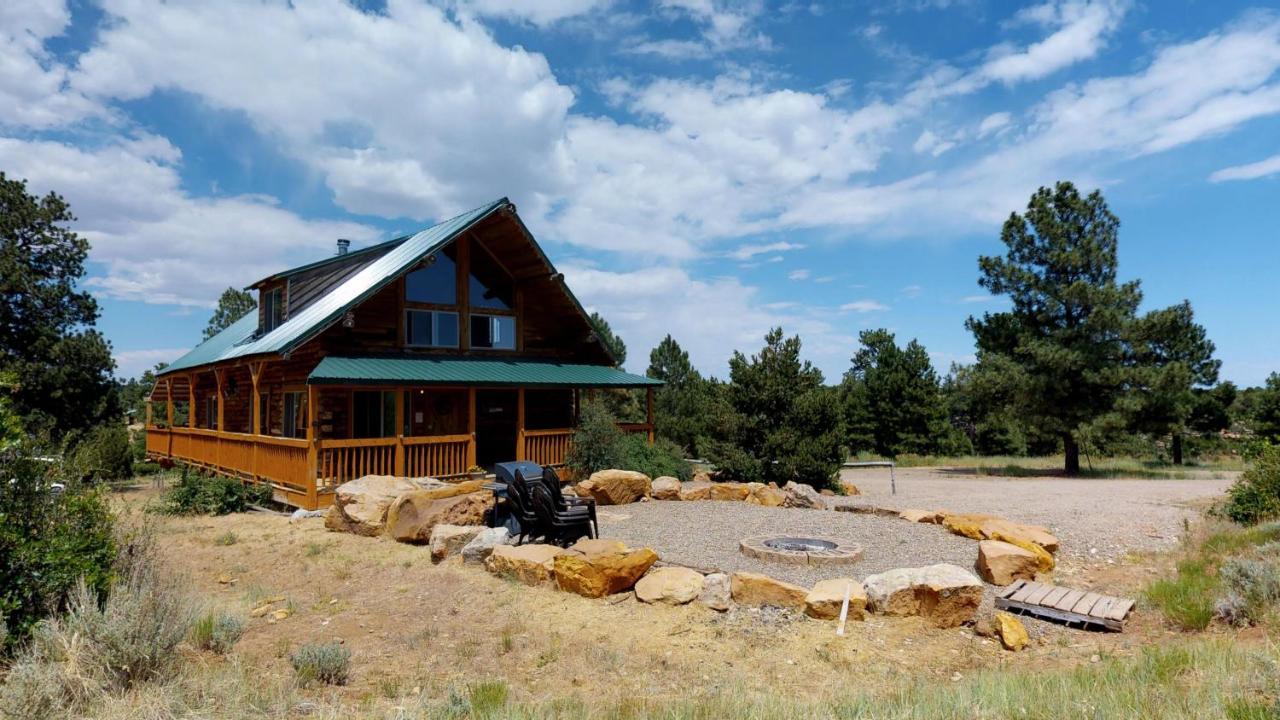 Canyon View Family Cabin, Deck, Tv Room, Games, Bbq, Campfire มอนติเชลโล ภายนอก รูปภาพ